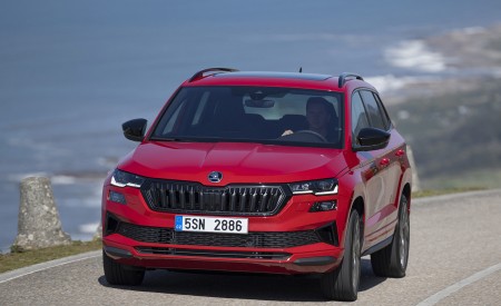 2022 Škoda Karoq Sportline Front Wallpapers 450x275 (5)