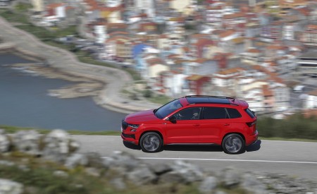 2022 Škoda Karoq Sportline Side Wallpapers 450x275 (10)