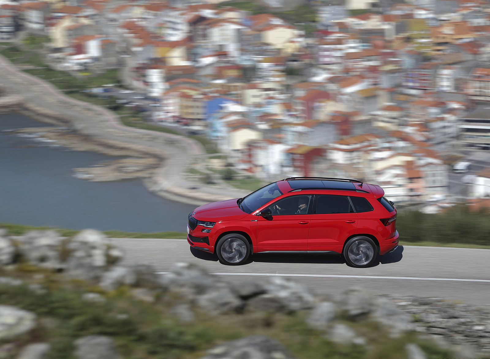 2022 Škoda Karoq Sportline Side Wallpapers (10)