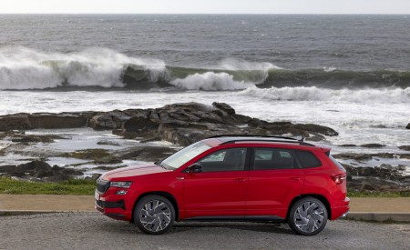 2022 Škoda Karoq Sportline Side Wallpapers 450x275 (26)