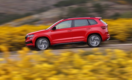 2022 Škoda Karoq Sportline Side Wallpapers 450x275 (17)