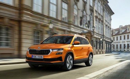 2022 Škoda Karoq Style Front Three-Quarter Wallpapers  450x275 (93)