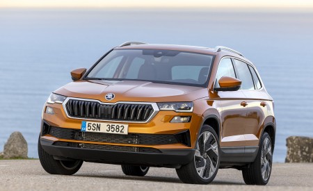 2022 Škoda Karoq Style Front Three-Quarter Wallpapers 450x275 (50)