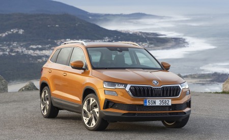 2022 Škoda Karoq Style Front Three-Quarter Wallpapers  450x275 (45)