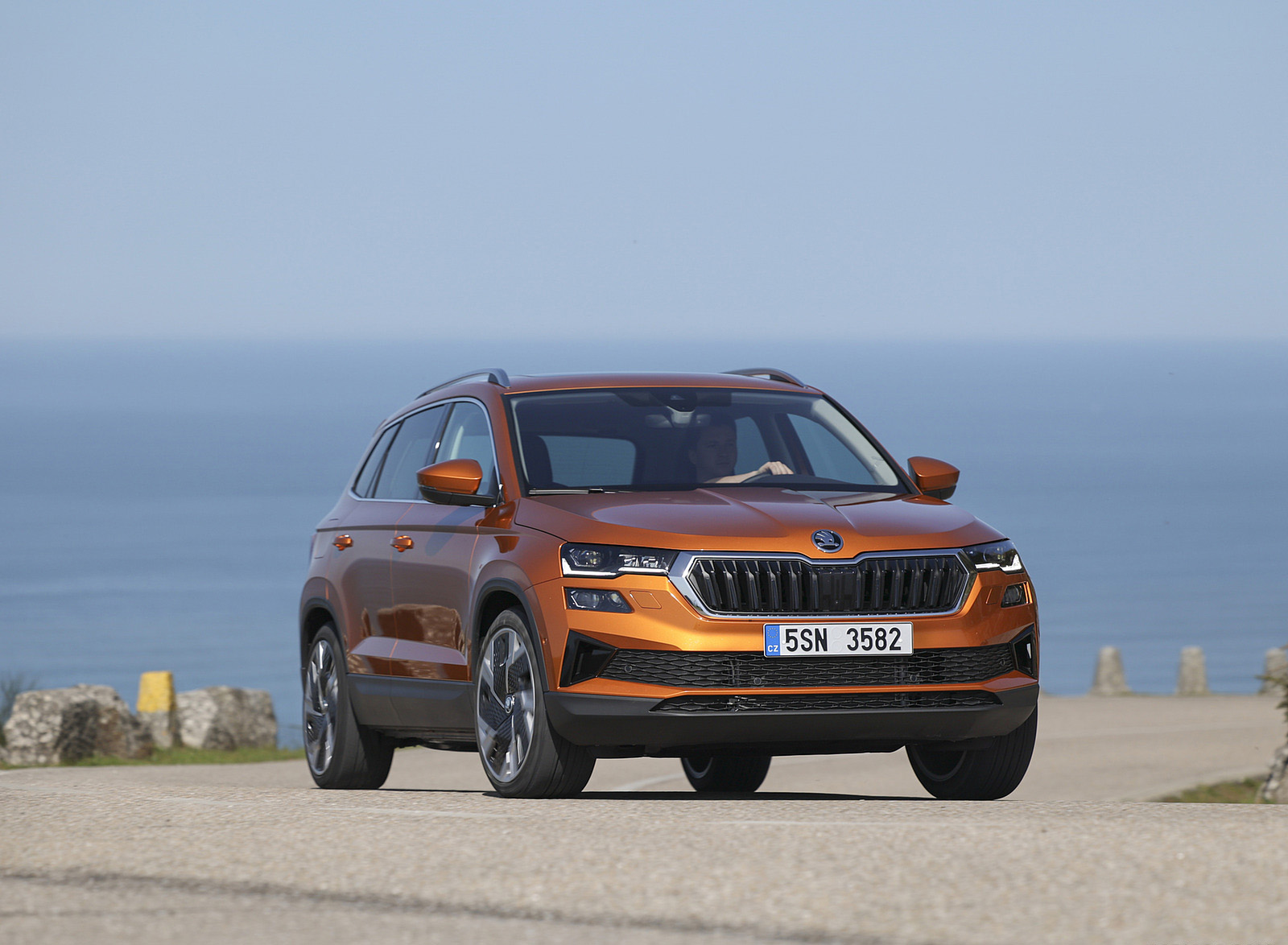 2022 Škoda Karoq Style Front Three-Quarter Wallpapers (7)