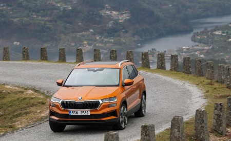 2022 Škoda Karoq Style Front Wallpapers 450x275 (33)