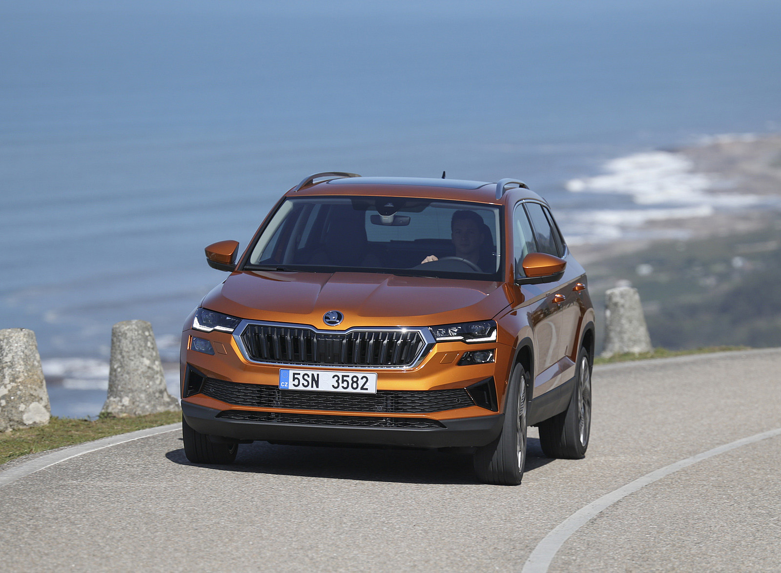 2022 Škoda Karoq Style Front Wallpapers (8)