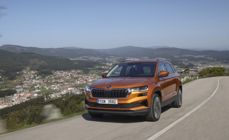 2022 Škoda Karoq Style Front Wallpapers 450x275 (4)