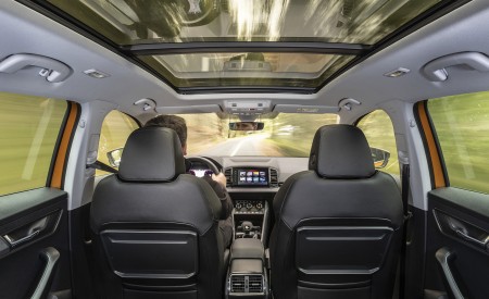 2022 Škoda Karoq Style Panoramic Roof Wallpapers 450x275 (78)
