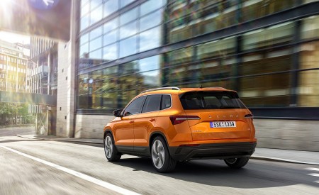 2022 Škoda Karoq Style Rear Three-Quarter Wallpapers 450x275 (94)