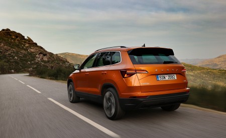 2022 Škoda Karoq Style Rear Three-Quarter Wallpapers 450x275 (15)