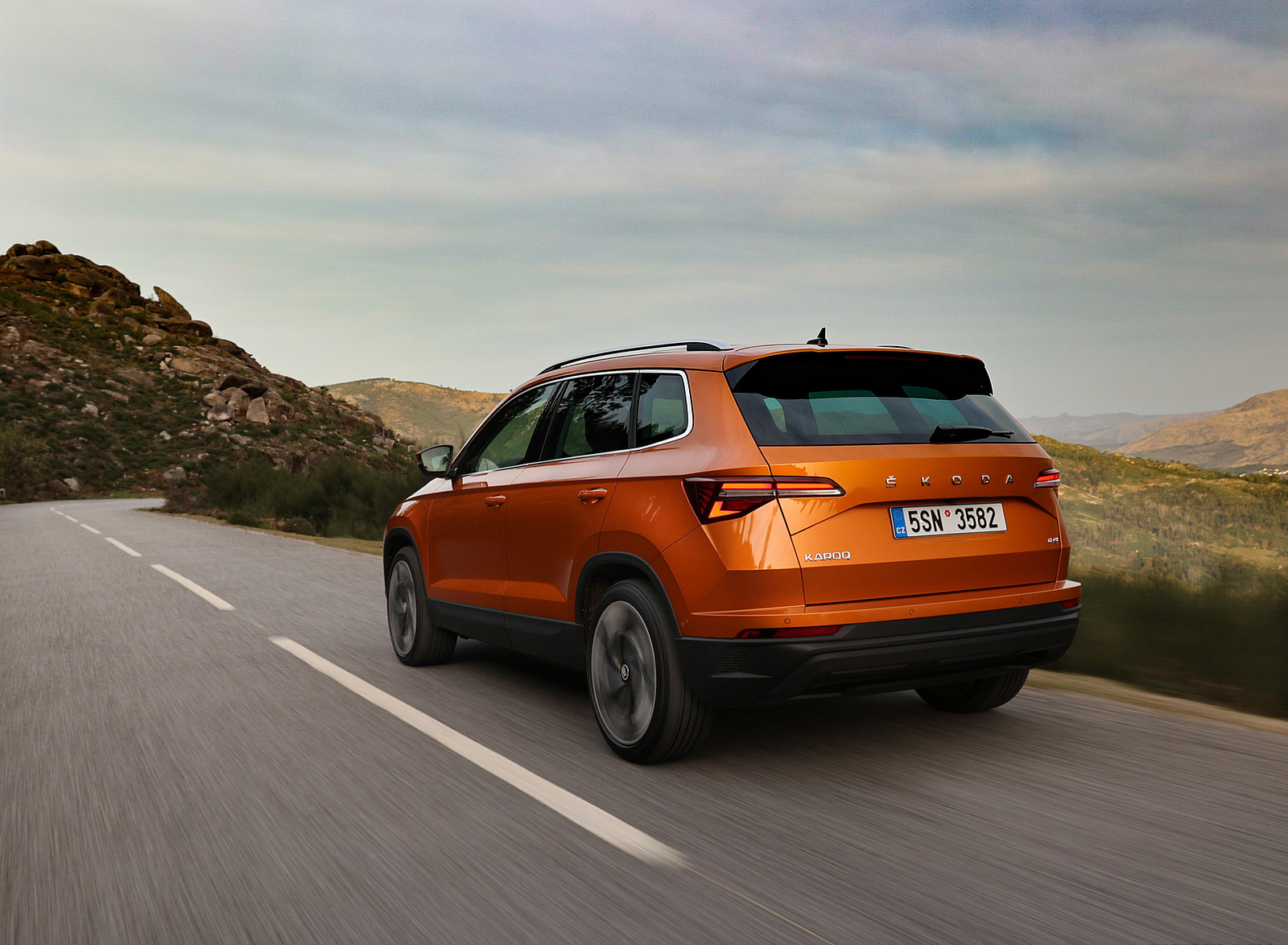 2022 Škoda Karoq Style Rear Three-Quarter Wallpapers (15)