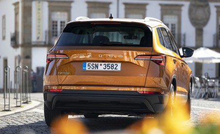 2022 Škoda Karoq Style Rear Wallpapers 450x275 (48)