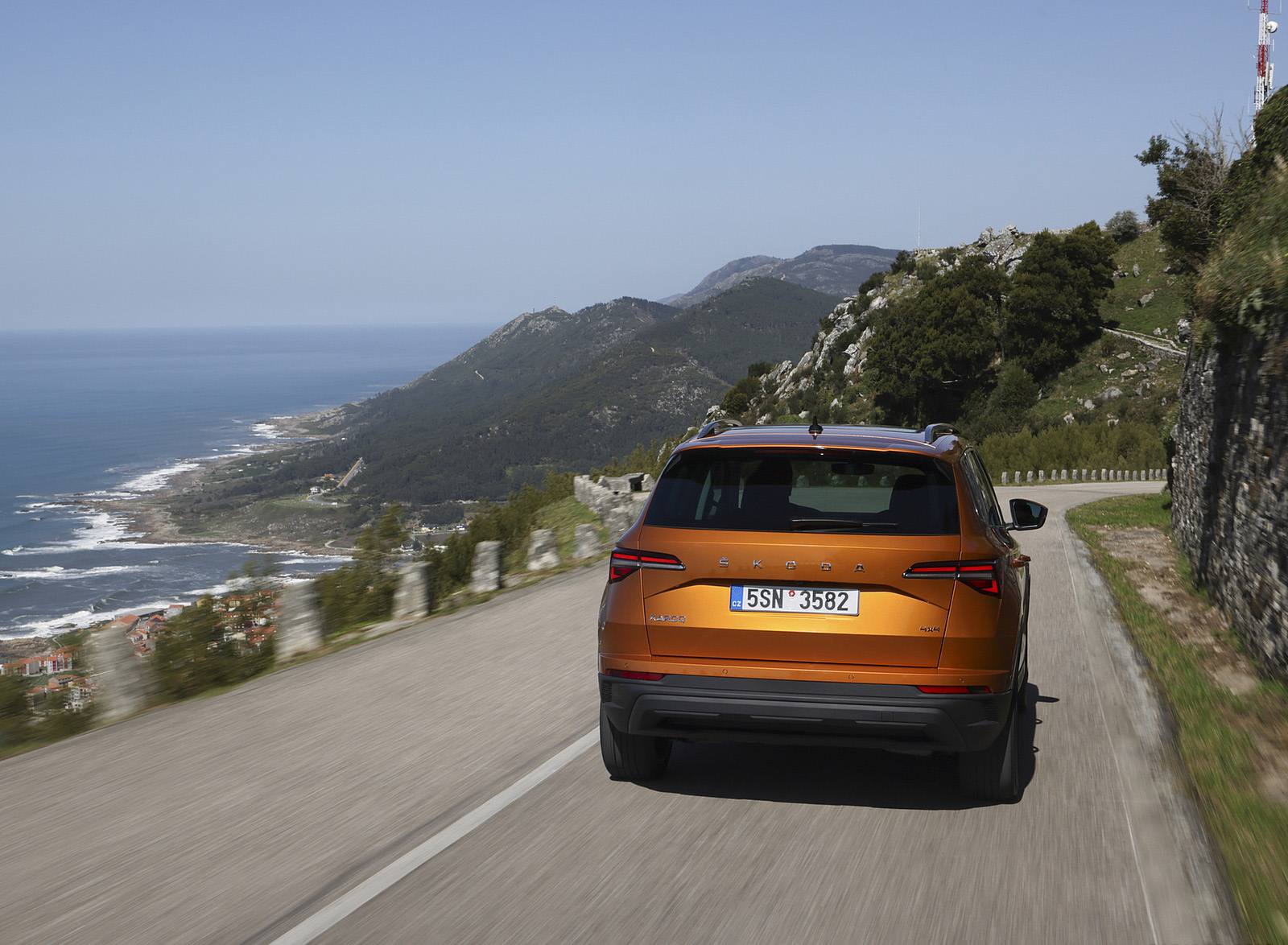 2022 Škoda Karoq Style Rear Wallpapers (10)
