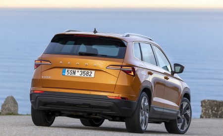 2022 Škoda Karoq Style Rear Wallpapers 450x275 (52)