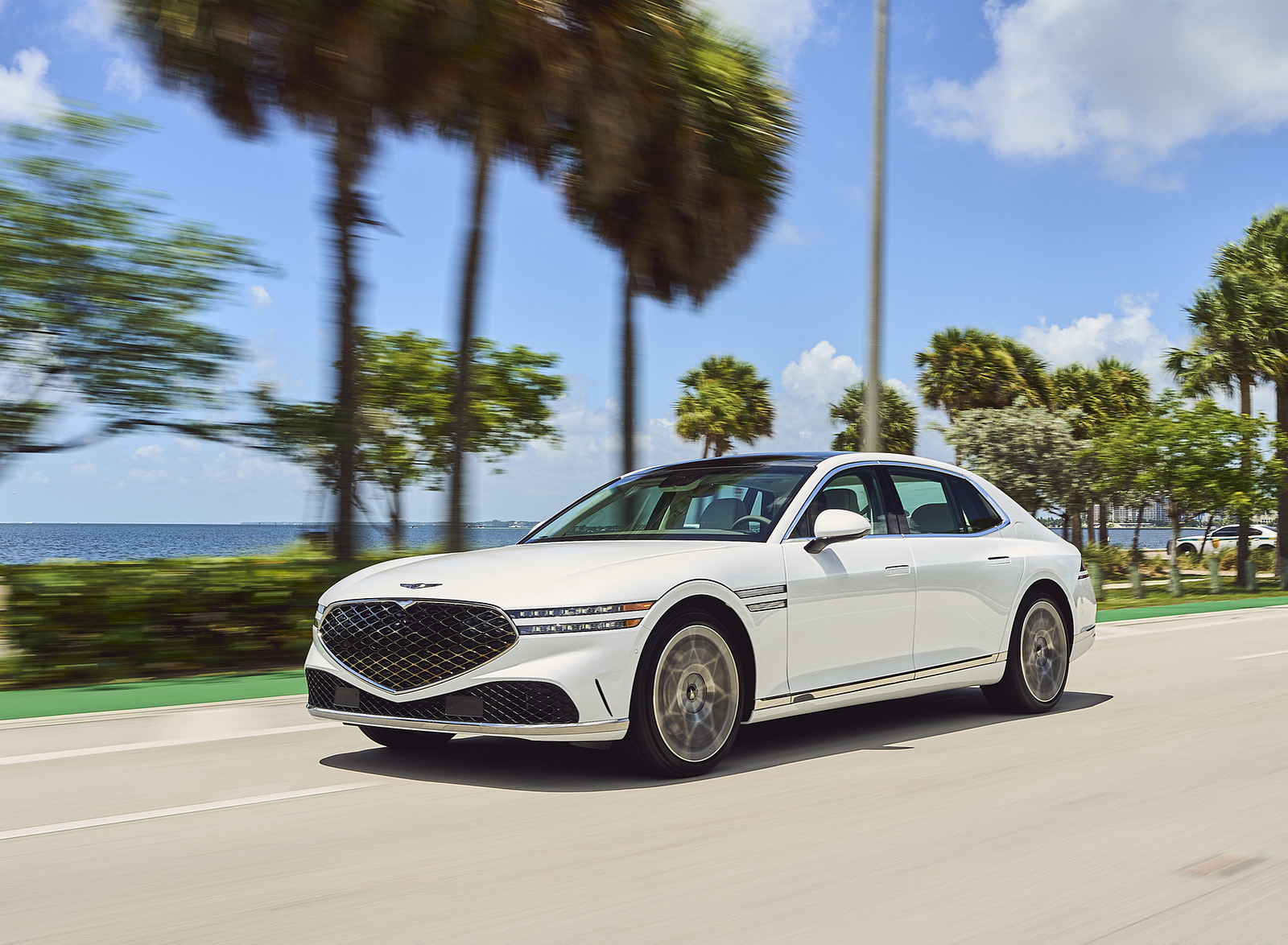 2023 Genesis G90 Front Three-Quarter Wallpapers (1)