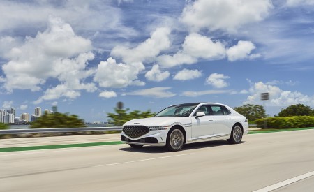 2023 Genesis G90 Front Three-Quarter Wallpapers 450x275 (6)