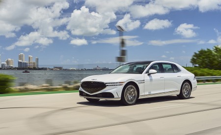 2023 Genesis G90 Front Three-Quarter Wallpapers  450x275 (7)