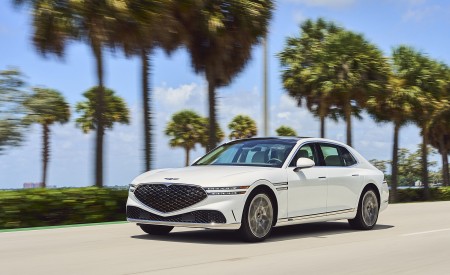 2023 Genesis G90 Front Three-Quarter Wallpapers 450x275 (4)