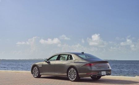 2023 Genesis G90 Rear Three-Quarter Wallpapers 450x275 (44)
