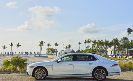 2023 Genesis G90 Side Wallpapers 450x275 (18)