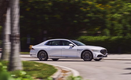 2023 Genesis G90 Side Wallpapers 450x275 (13)