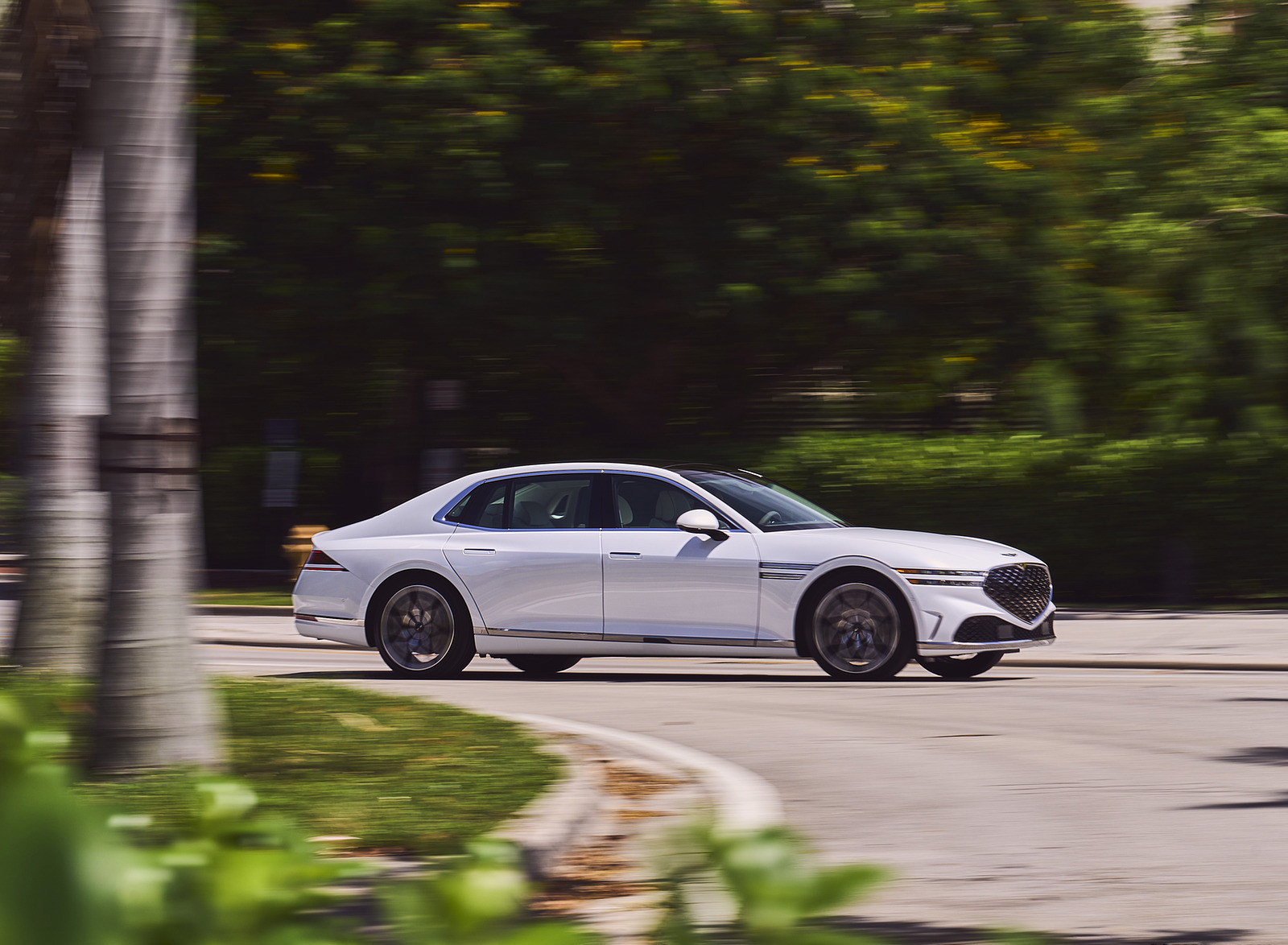 2023 Genesis G90 Side Wallpapers (6)
