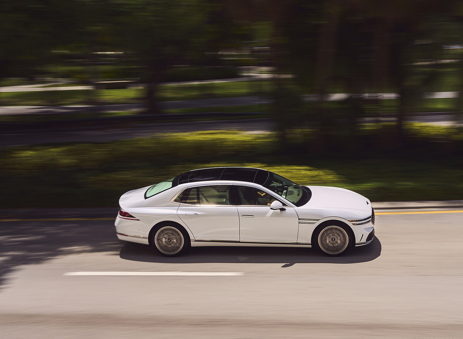 2023 Genesis G90 Side Wallpapers (7)