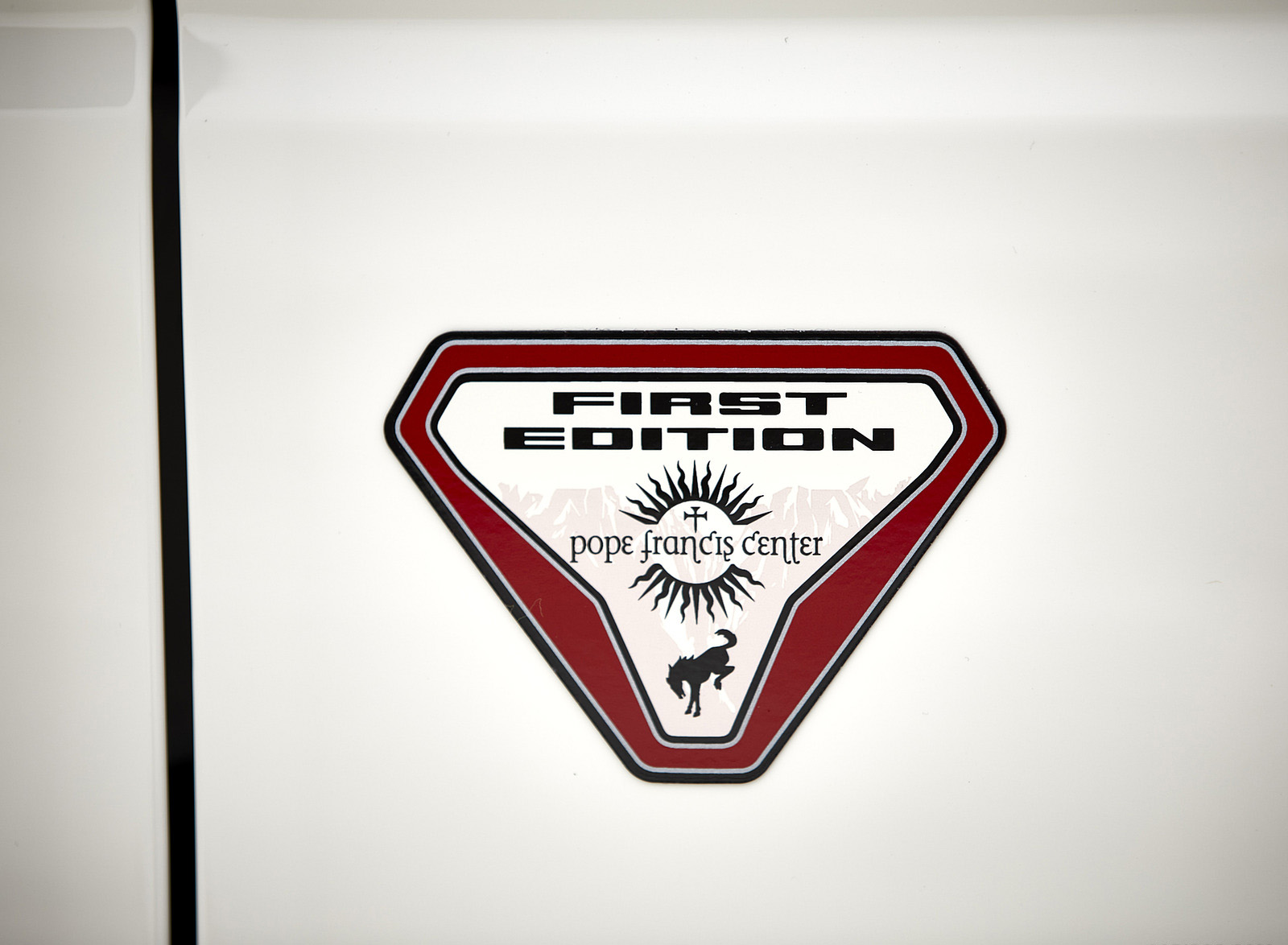 2021 Ford Bronco Pope Francis Center First Edition Badge Wallpapers (9)