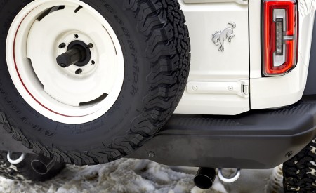 2021 Ford Bronco Pope Francis Center First Edition Detail Wallpapers 450x275 (10)