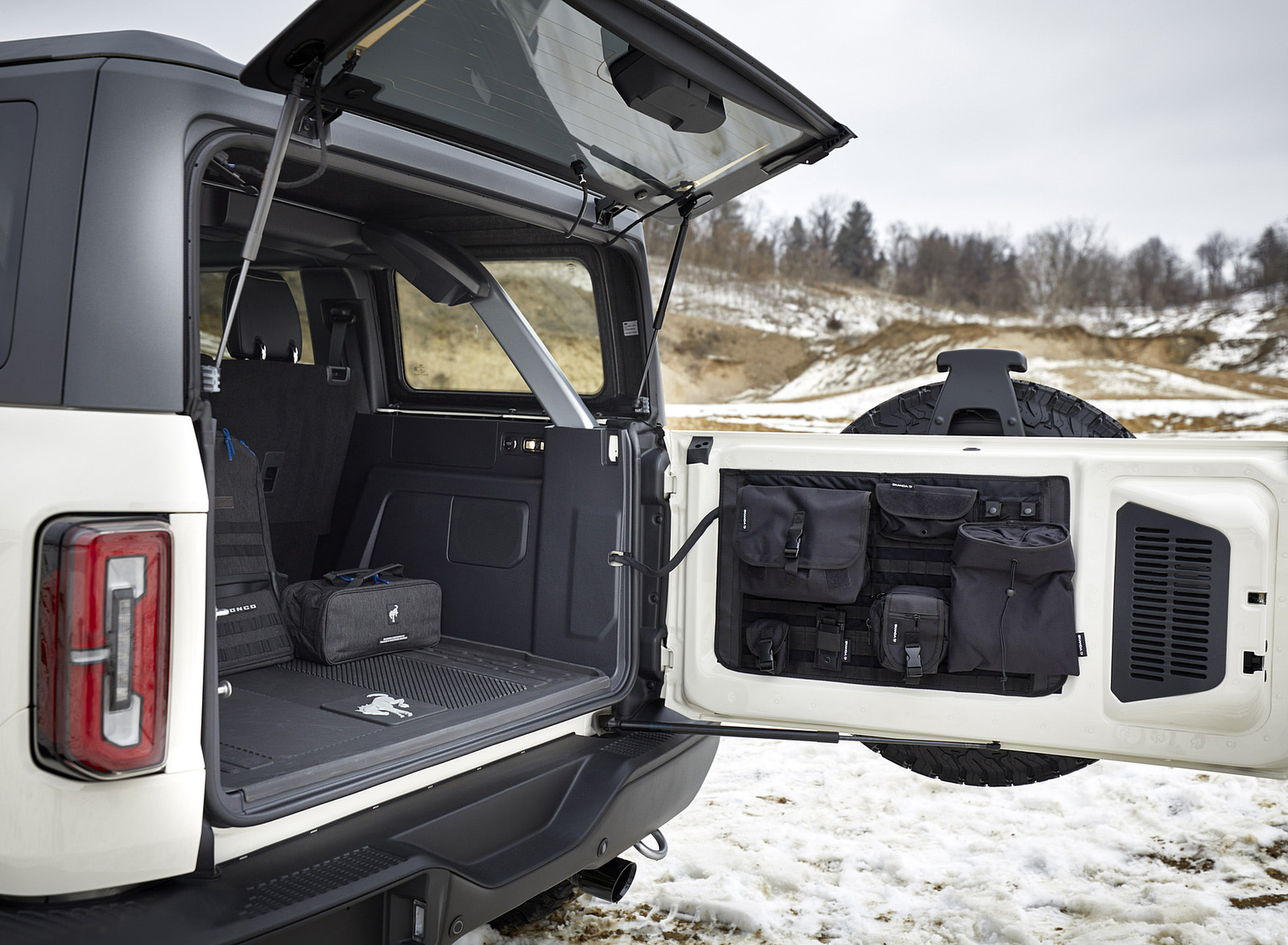 2021 Ford Bronco Pope Francis Center First Edition Trunk Wallpapers (14)