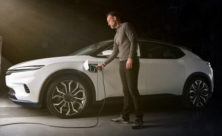 2022 Chrysler Airflow Concept Charging Wallpapers 450x275 (21)