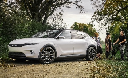 2022 Chrysler Airflow Concept Front Three-Quarter Wallpapers 450x275 (4)