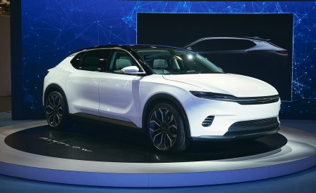 2022 Chrysler Airflow Concept Front Three-Quarter Wallpapers 450x275 (22)