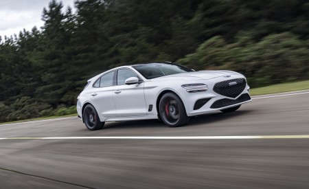2022 Genesis G70 Shooting Brake UK version Front Three-Quarter Wallpapers 450x275 (2)