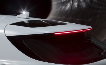 2022 Genesis G70 Shooting Brake UK version Spoiler Wallpapers 450x275 (21)