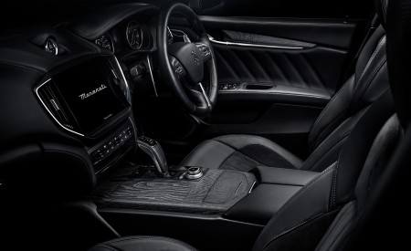 2022 Maserati Ghibli Fragment Special Edition Interior Wallpapers 450x275 (10)