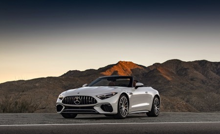 2022 Mercedes-AMG SL 55 4Matic+ US version Front Three-Quarter Wallpapers 450x275 (33)