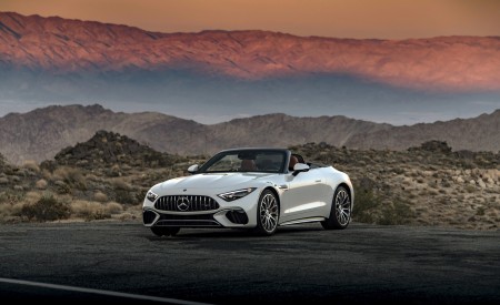 2022 Mercedes-AMG SL 55 4Matic+ US version Front Three-Quarter Wallpapers 450x275 (45)