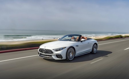 2022 Mercedes-AMG SL 55 4Matic+ US version Front Three-Quarter Wallpapers 450x275 (5)