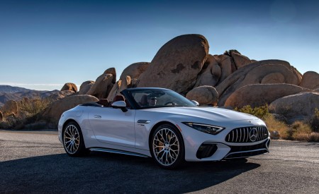 2022 Mercedes-AMG SL 55 4Matic+ US version Front Three-Quarter Wallpapers 450x275 (35)