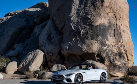 2022 Mercedes-AMG SL 55 4Matic+ US version Front Three-Quarter Wallpapers 450x275 (41)