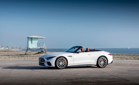 2022 Mercedes-AMG SL 55 4Matic+ US version Side Wallpapers 450x275 (21)