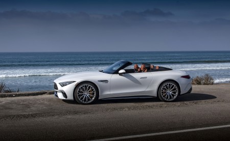 2022 Mercedes-AMG SL 55 4Matic+ US version Side Wallpapers 450x275 (31)
