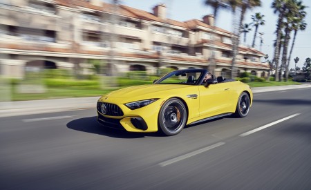 2022 Mercedes-AMG SL 63 4Matic+ US version Front Three-Quarter Wallpapers 450x275 (8)