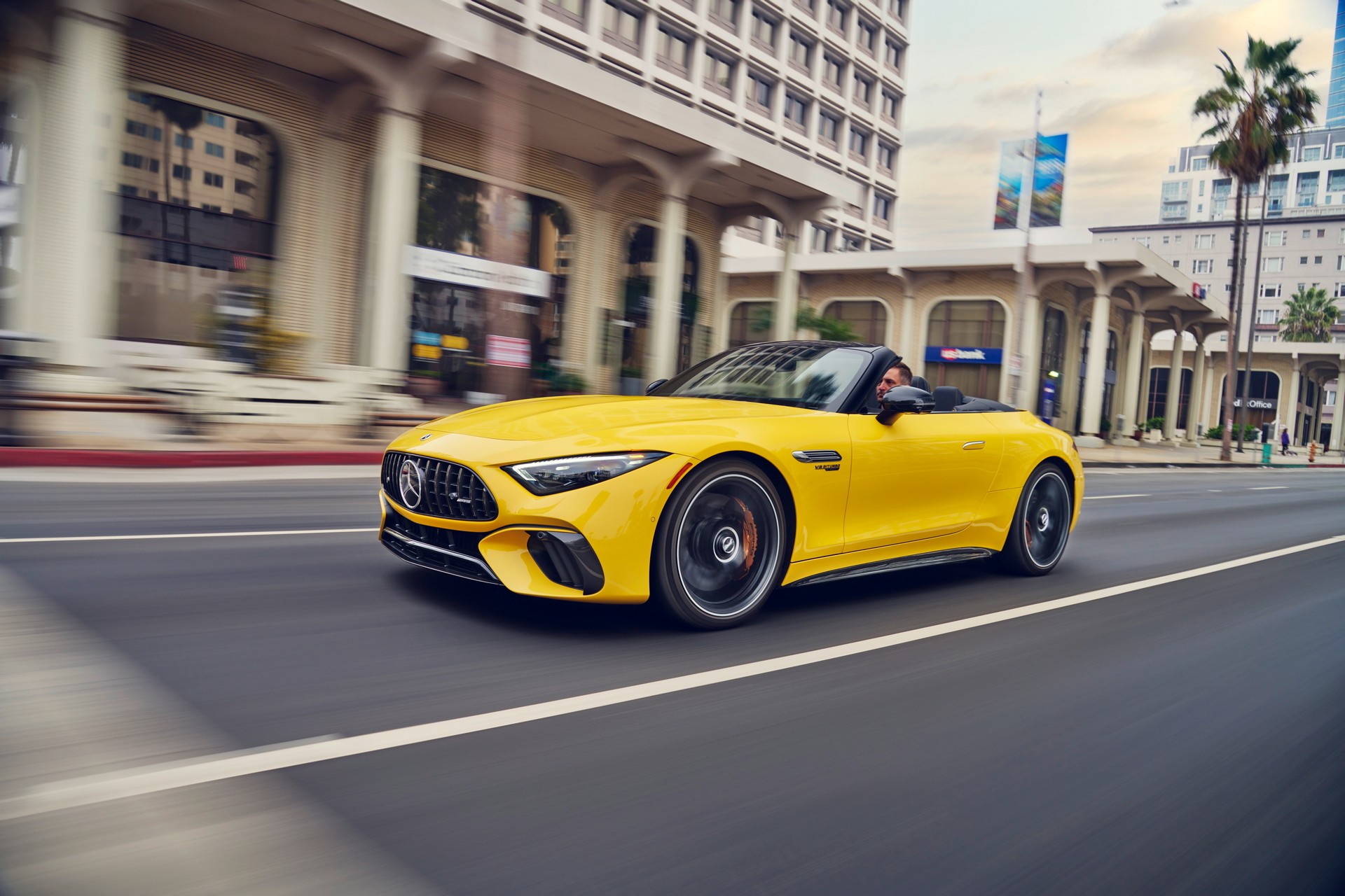 2022 Mercedes-AMG SL 63 4Matic+ (US-Spec) Front Three-Quarter Wallpapers (6)