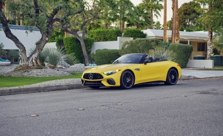 2022 Mercedes-AMG SL 63 4Matic+ US version Front Three-Quarter Wallpapers 450x275 (10)