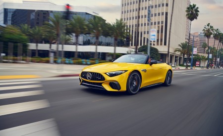 2022 Mercedes-AMG SL 63 4Matic+ US version Front Three-Quarter Wallpapers 450x275 (7)