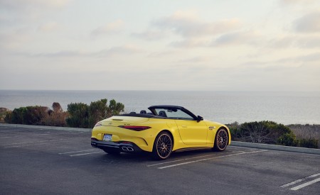 2022 Mercedes-AMG SL 63 4Matic+ US version Rear Three-Quarter Wallpapers 450x275 (19)