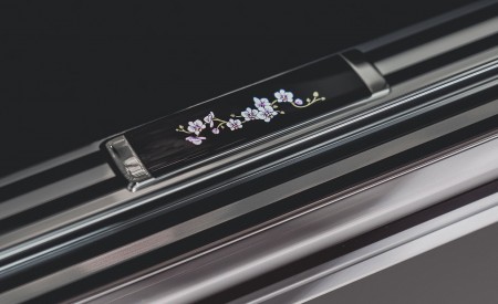 2022 Rolls-Royce Phantom Orchid Door Sill Wallpapers 450x275 (4)